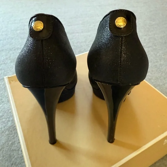 Michael Kors Black Gideon Pump - Picture 5 of 8